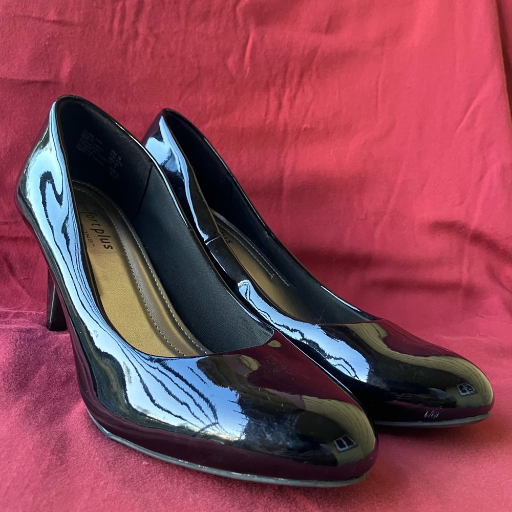 Elegant Black Patent Leather Pumps